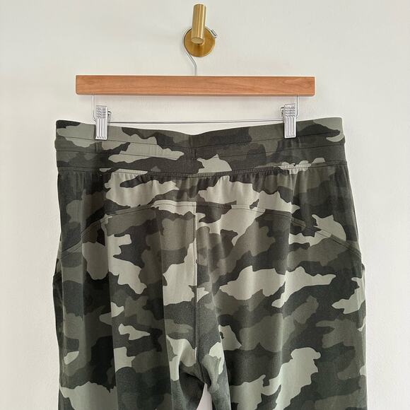 Lululemon Ready to Rulu High-Rise Jogger in Heritage 365 Camo Olive 12 - Picture 7 of 9